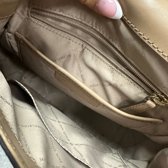 Michael Kors leather backpack - Picture 6 of 7